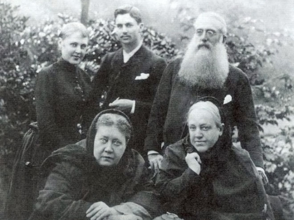 Blavatsky, Olcott, Johnston y Zhelihovsky
