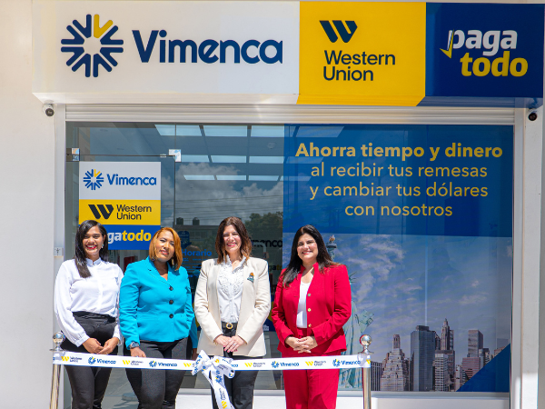 Lisbeth Paulino, Celeste Rosario, Giselle Marie Méndez Sued y María Curiel, en Plaza City Center Moca