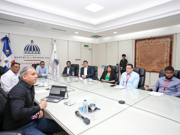 Equipos del Ministerio de Energía y Minas, el Servicio Geológico Nacional, la Escuela Politécnica de la Universidad de Sao Paulo y el Centro de Estudios de Geodesia.