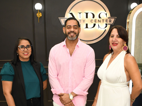 Elizabeth González, Marlon Soler y Maybeth García