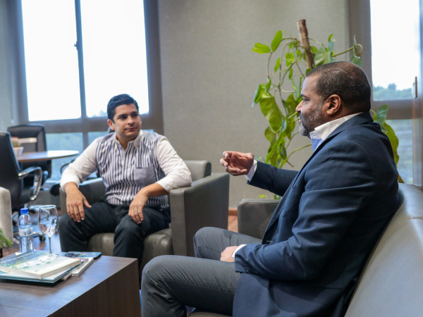 El director ejecutivo de la Dirección General de Alianzas Público Privadas (DGAPP), Andrés Lugo Risk, sostuvo un encuentro con el director ejecutivo del Fideicomiso para el Desarrollo del Sistema de Transporte Masivo de la República Dominicana (FITRAM), Jhael Isa