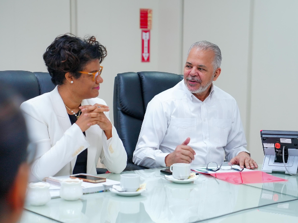 El director de Egehid, Rafael Salazar, explica la importancia de esas nuevas infraestructuras de energía. 
