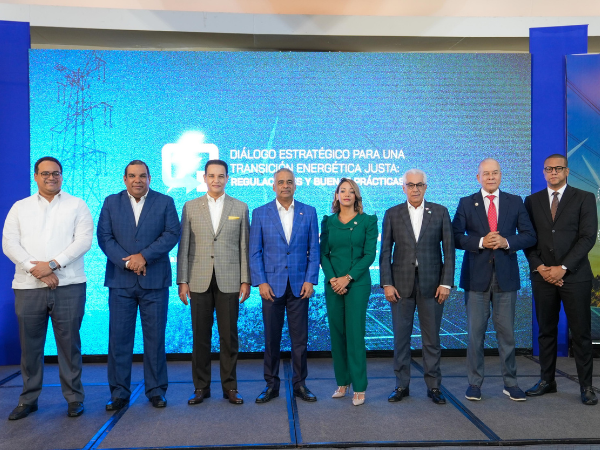 Joel Santos, Andrés Astacio, Edward Veras, Betty Soto, Martín Robles, Alfonso Rodríguez, Noel Báez y Fausto Pérez.
