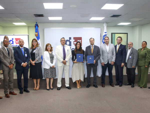 INDOTEL firma contrato para adquisición de edificio propio