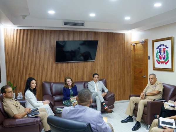 DGM y ACNUR sostienen reunión de colaboración