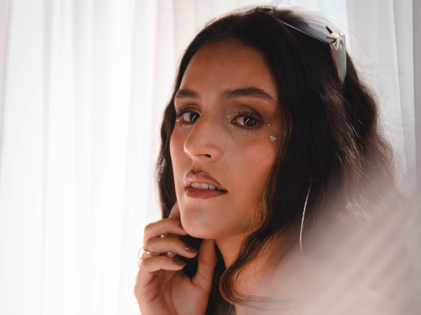 Vale Ramírez, presenta su sencillo “Golden Hour”