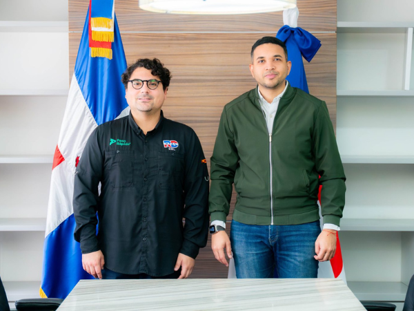 Ministro de la Juventud se reúne con director de RD Vial