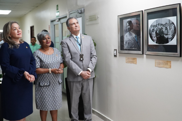 TSE inauguró galería