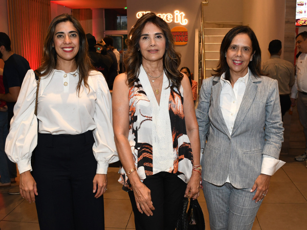 Claudia Finke, Patricia Álvarez y Maribel Bellapart
