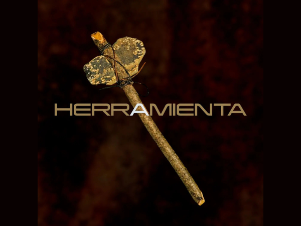 Nueve Noventa lanza “Herramienta”: una declaración de poder a través de las palabras