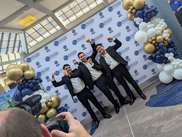 Estudiantes de ingeniería ganan premio internacional