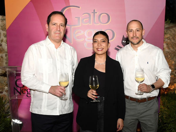 Gato Negro vuelve