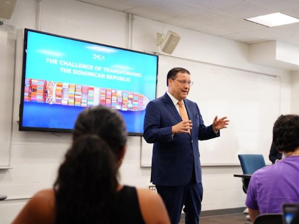 Yayo proyecta en Washington la transformación logística de República Dominicana