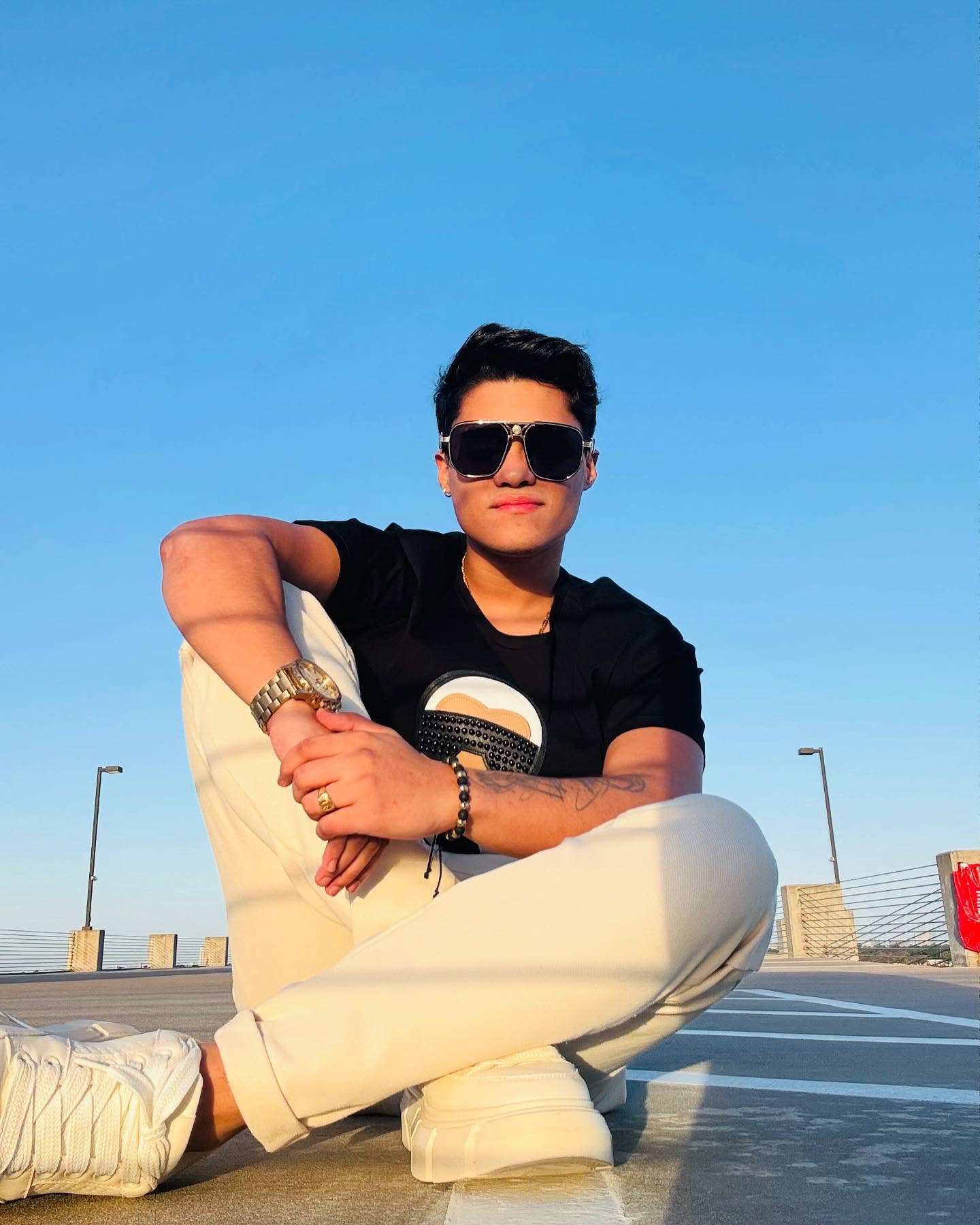 Juanfe rinde tributo a Eddie Santiago con su primer homenaje musical
