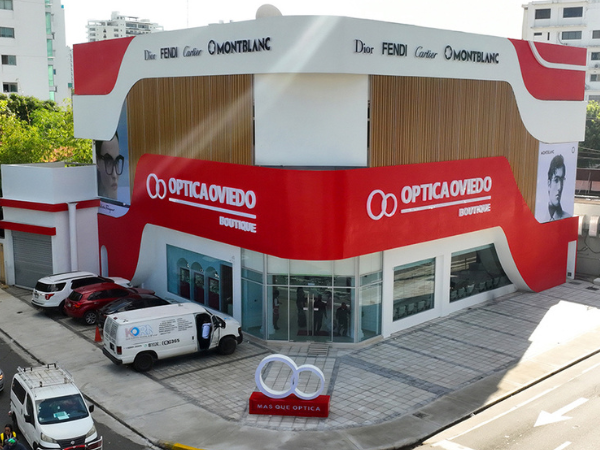 Vista Aérea de la Fachada de Óptica Oviedo Boutique