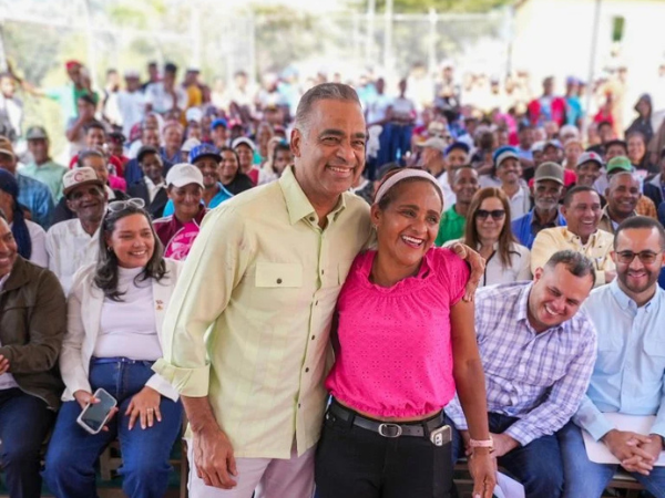 Al cierre de la actividad, Santos juramentó una comisión de comunitarios que estarán encargados de velar por el proyecto.