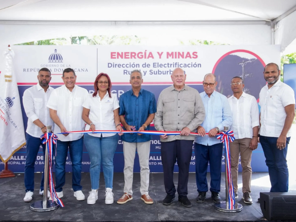 Energía y Minas entrega cuatro proyectos