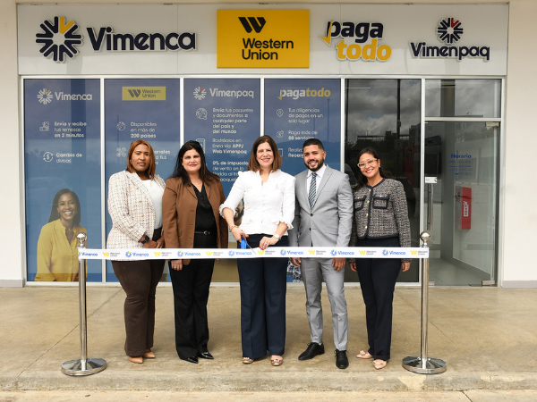 Celeste Rosario, María Curiel, Giselle Marie Meìndez Sued, Héctor Hernández  y Christina De Los Santos