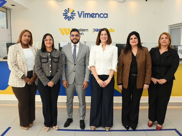 Celeste Rosario, Christina De Los Santos, Héctor Hernández, Giselle Marie Meìndez Sued, María Curiel y Roanni Gutiérrez