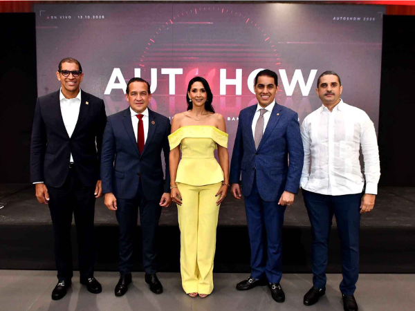 Primer Auto Show Cleaner Studio