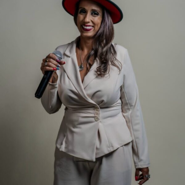 ​YANEIRA “LAVOZ” CANELA INICIA UNA NUEVA ETAPA MUSICAL CON “RUMBA Y SON”, SU APUESTA POR LA SALSA Y EL MERCADO LATINOAMERICANO
